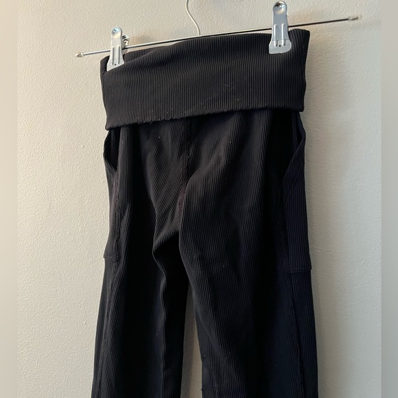 FOLD-OVER RIBBED FLARE LEGGINGS - Picture 3 of 3